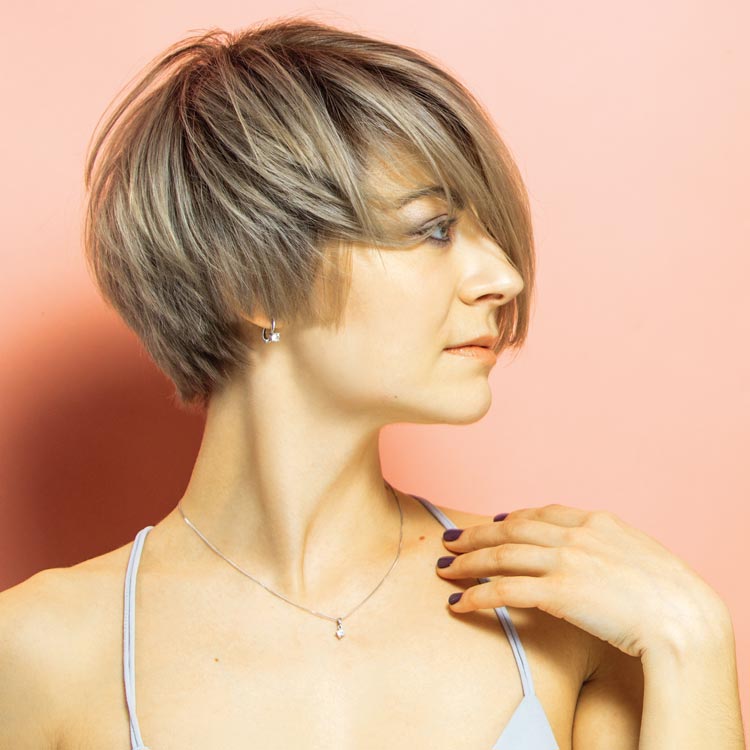 Short hair cut on woman