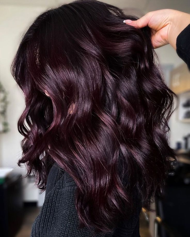 burgundy plum Layered red and violet jewel tones deliver high-impact drama and rich autumn glow, especially stunning in sunlight.